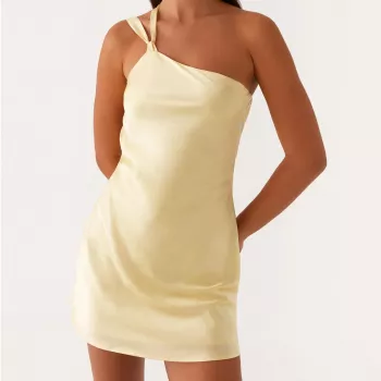 Backless Dresses at 50: Chic, Supportive Styling Tips